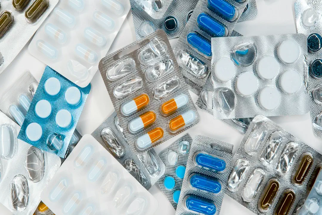 Blister packs of assorted tablets and capsules