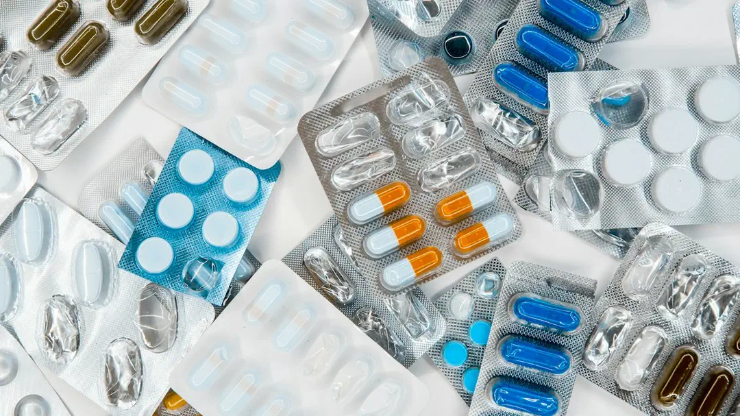 Blister packs of assorted tablets and capsules